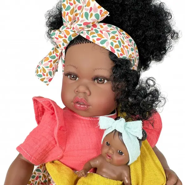 Addis con bebé Coral