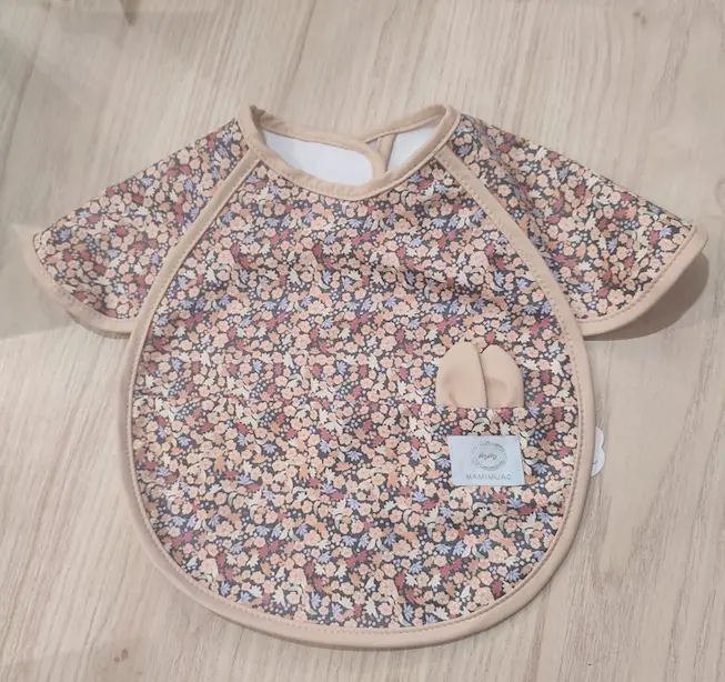 Babero flores Rabbit - Mamimuac