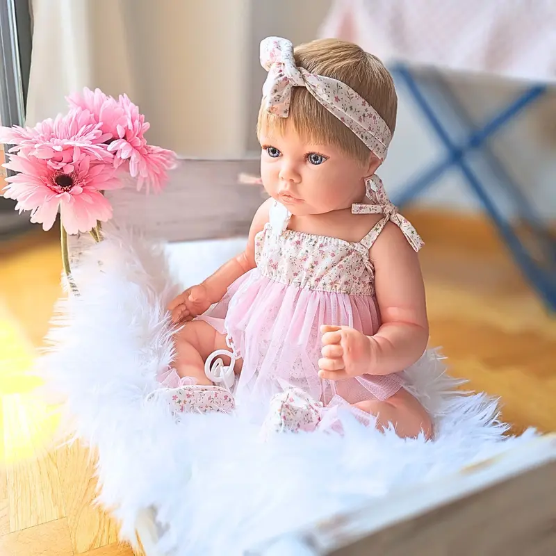 Bebé Reborn "India" (52 cm y 2 kg) – ¡La Bebé de Vinilo que Podrás Bañar y Peinar!