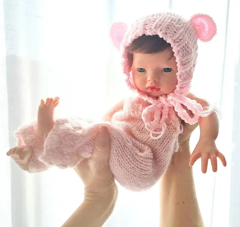 Bebé reborn silicona "Iris" (42cm, 2.2kg) – ¡Tacto Auténtico, Pelo Real y Caída de Cabeza!