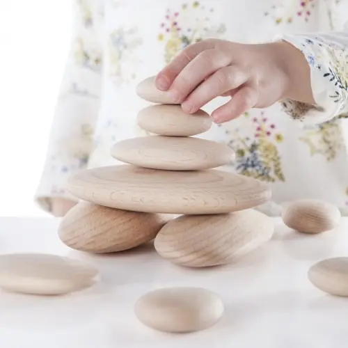 Bloques apilables madera natural piedras de rio - guidecraft