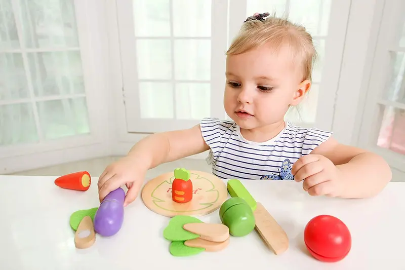 Juego de comida infantil en madera verduras