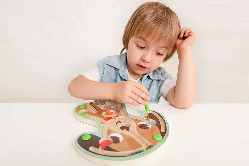 Laberinto magnético infantil de madera diseño animal perro