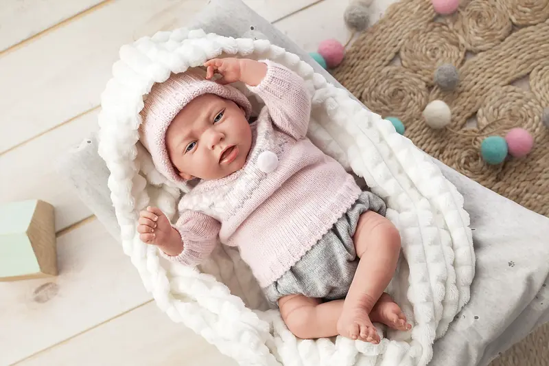 Muñeca Reborn Nieves 40 cm con Mantita y Peluche - Arias