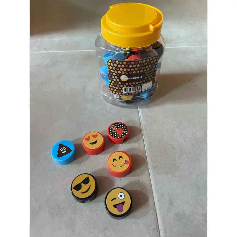 Sacapuntas tubo Emoticonworld surtido.
