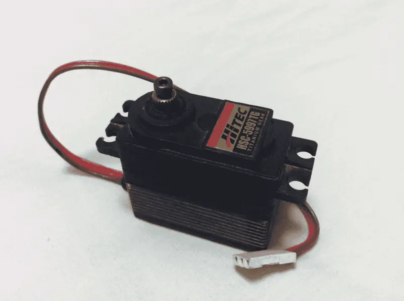 Servo Digital Titanio 13 KGS. 0.14 SEG.